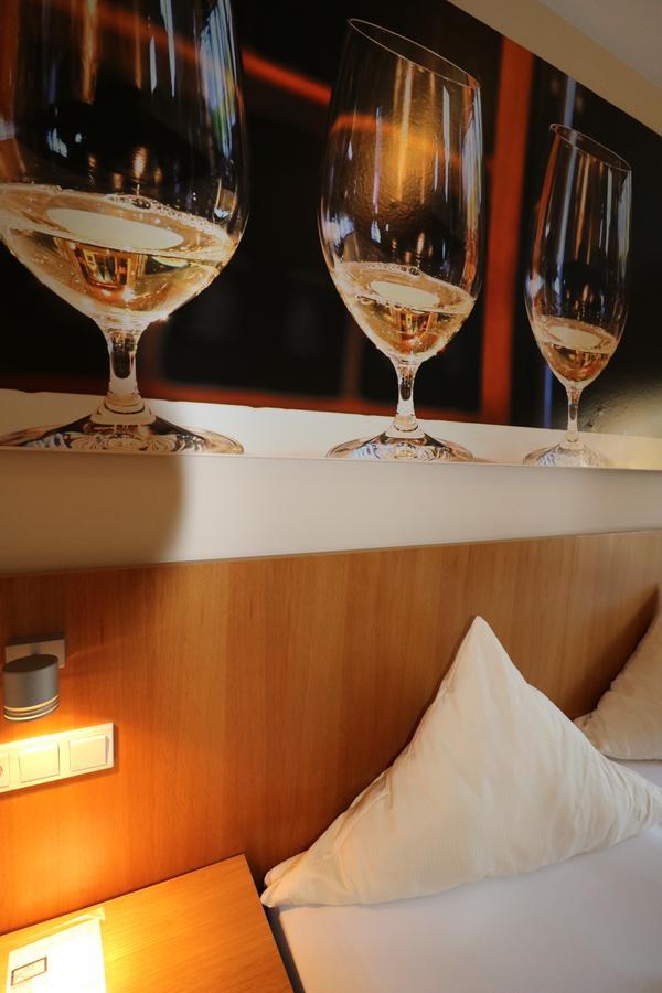 Christiana'S Wein & Art Hotel Bernkastel-Kues Exterior foto